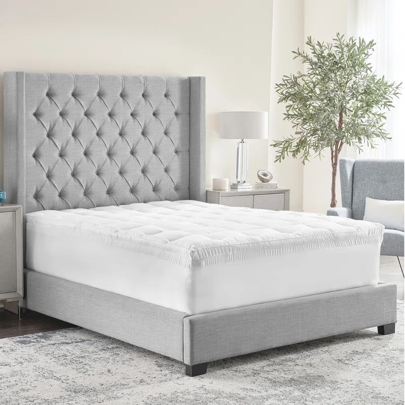 Queen White Hybrid Memory Foam and Fiber Mattress Topper