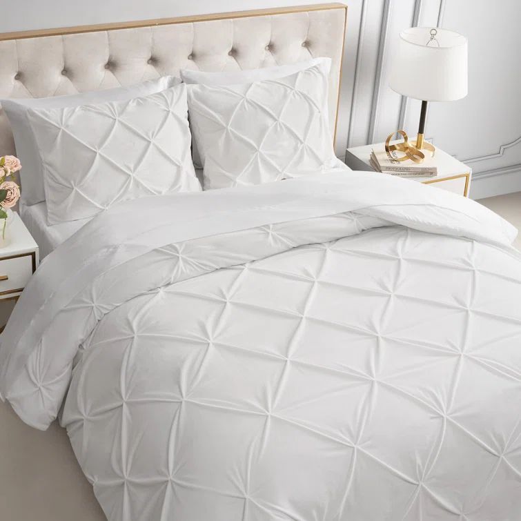White Microfiber Full/Queen Comforter Set with Pleated Design