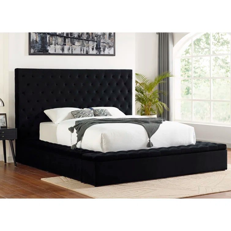 Luxurious King Velvet Tufted Upholstered Platform Bed with Storage