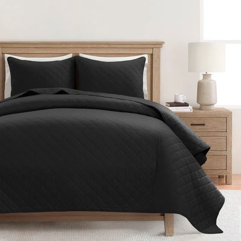 Black Full/Queen Cotton Reversible Diamond Quilt Set