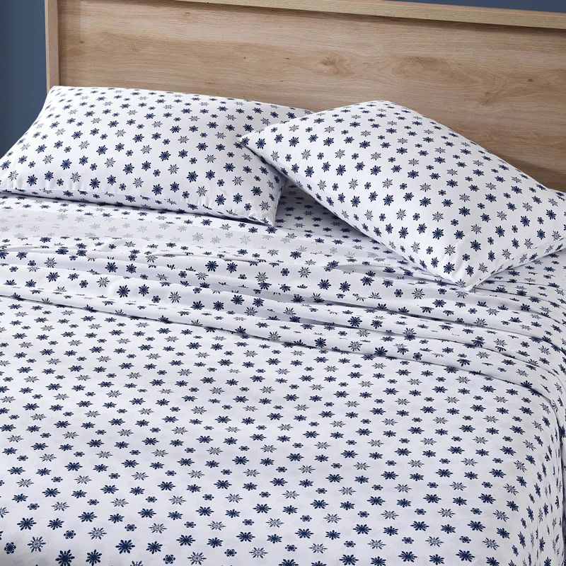 Twin White and Navy Polyester Flannel Sheet Set