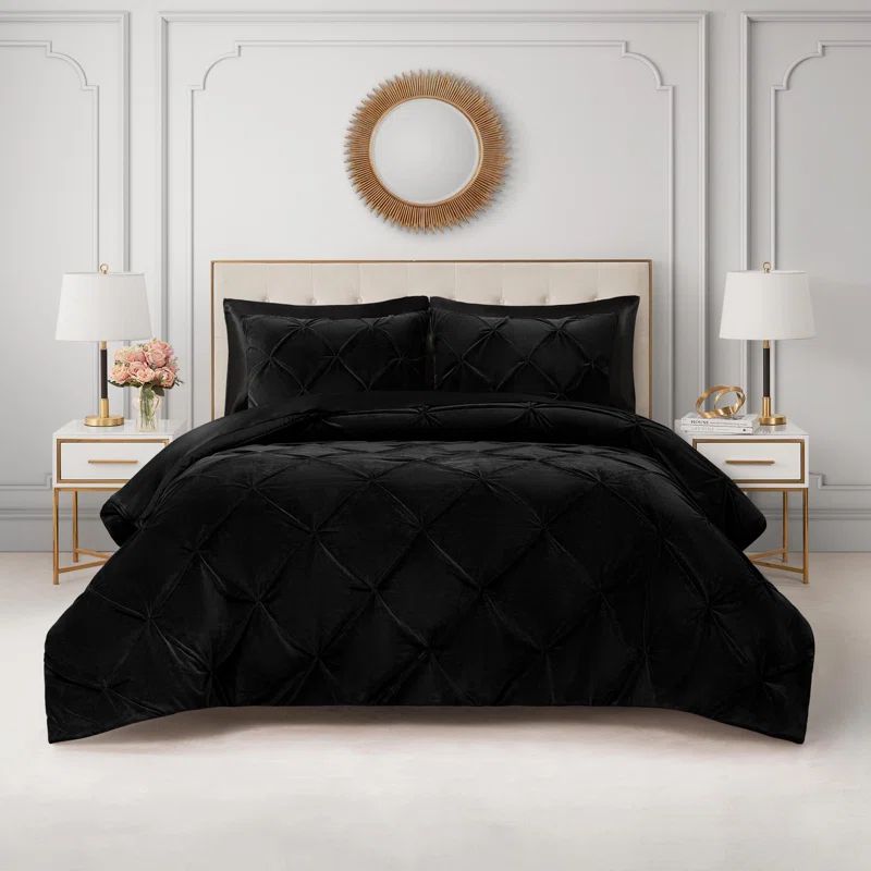 Luxurious Black Microfiber Full/Queen Comforter Set