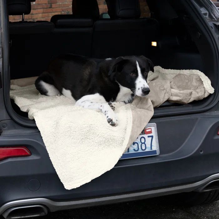 Medium Dove Waterproof Self-Warming Pet Blanket