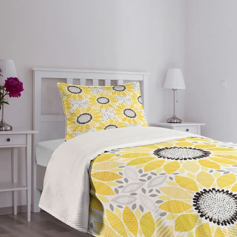 Twin White and Yellow Quilted Bedspread Set