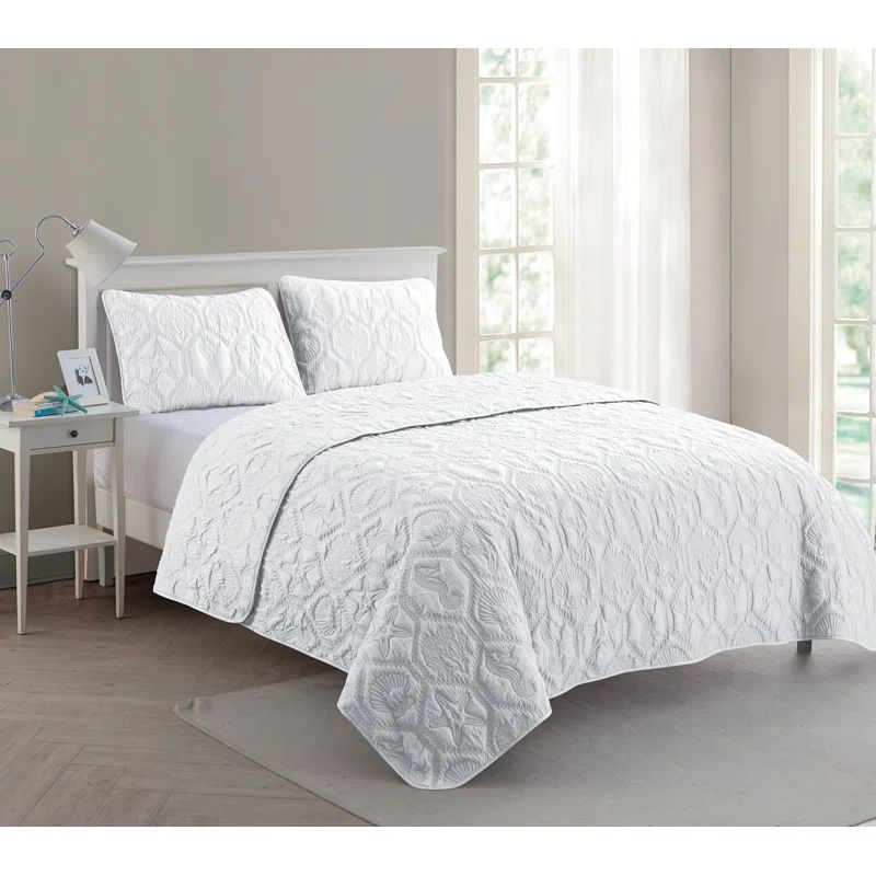 White Queen Reversible Microfiber Coastal Quilt Set