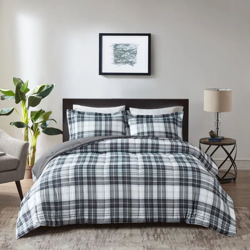 Twin Black/White Reversible Down Alternative Microfiber Comforter Set