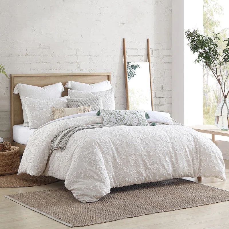 Full/Queen White Floral Polyester Comforter Set