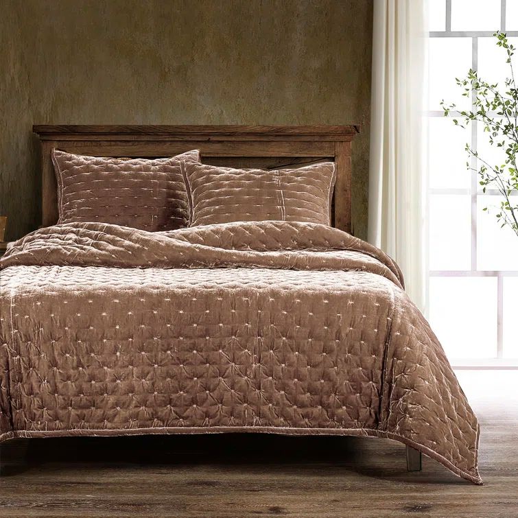 Dusty Rose Twin Velvet Quilt Set