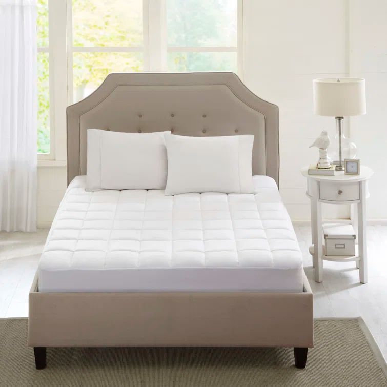 White Hypoallergenic Microfiber Queen Mattress Pad with 3M Protection