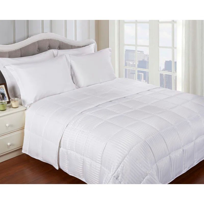 Twin White Cotton Reversible Down Alternative Comforter