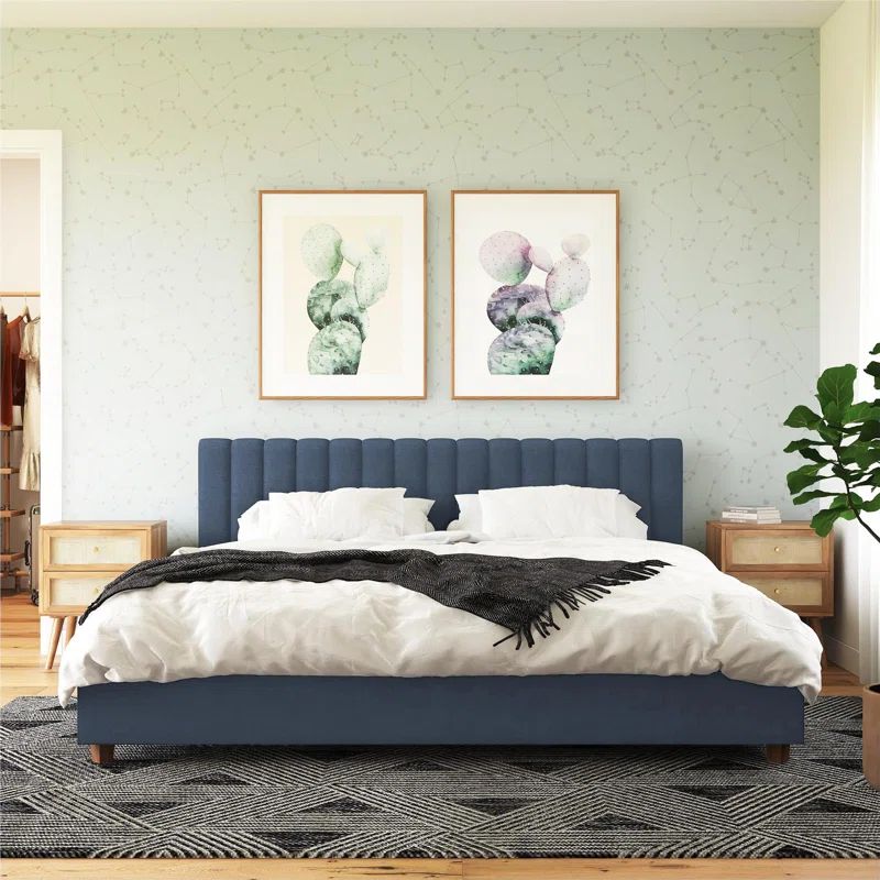 Brittany Blue Linen King Upholstered Platform Bed with Tufted Headboard