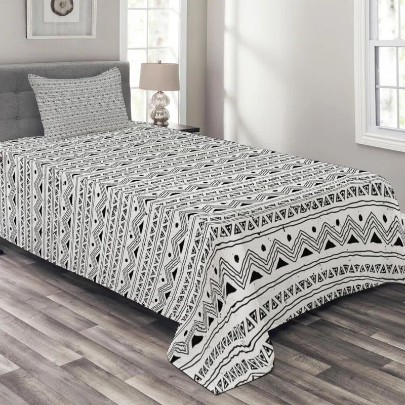 Twin White and Black Microfiber Quilted Bedspread Set