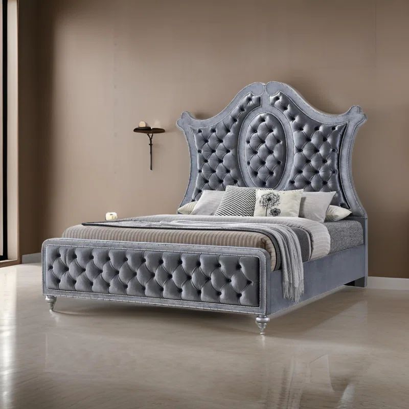 Gray Upholstered Queen Bed with Tufted Headboard and Drawer