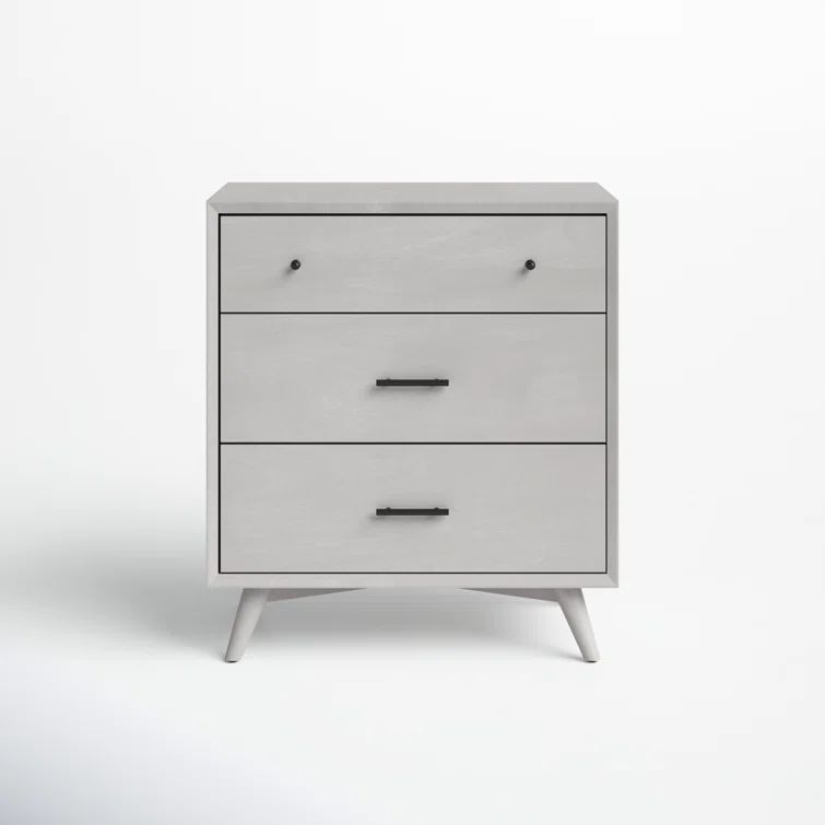 Flynn Gray 32" Transitional Mid-Century Modern 3-Drawer Chest