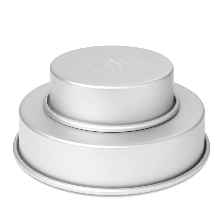 Round Aluminum 2-Piece Cake Pan Set