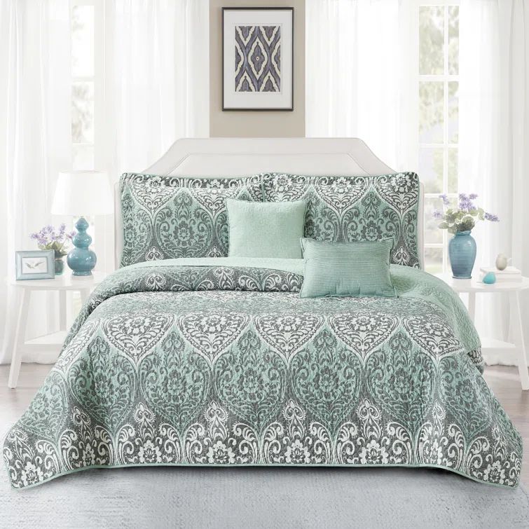 Kingston Damask Reversible White Microfiber King Bedspread Set