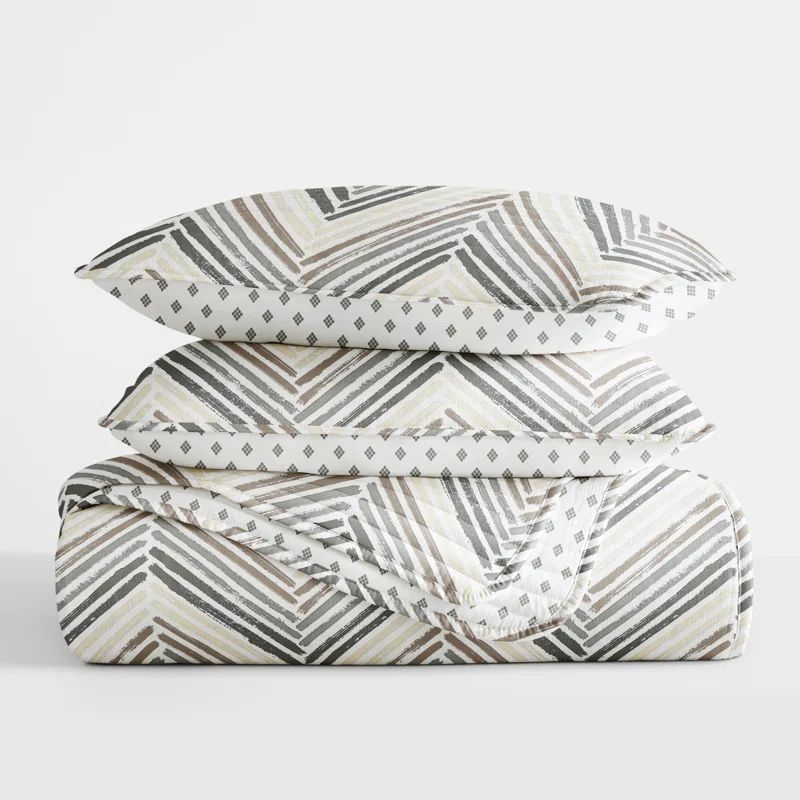 Light Gray Reversible Microfiber Full Quilt Set with Chevron Pattern