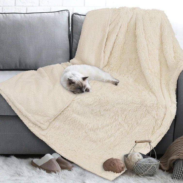 XL Cream Beige Waterproof Faux Fur Dog Blanket