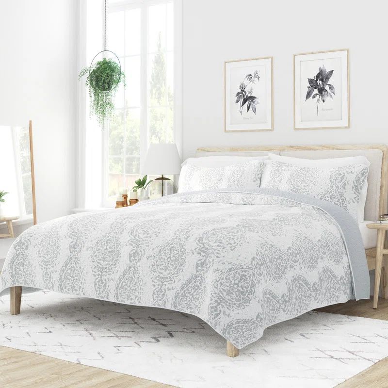 Light Gray King Reversible Microfiber Quilt Set with Shams