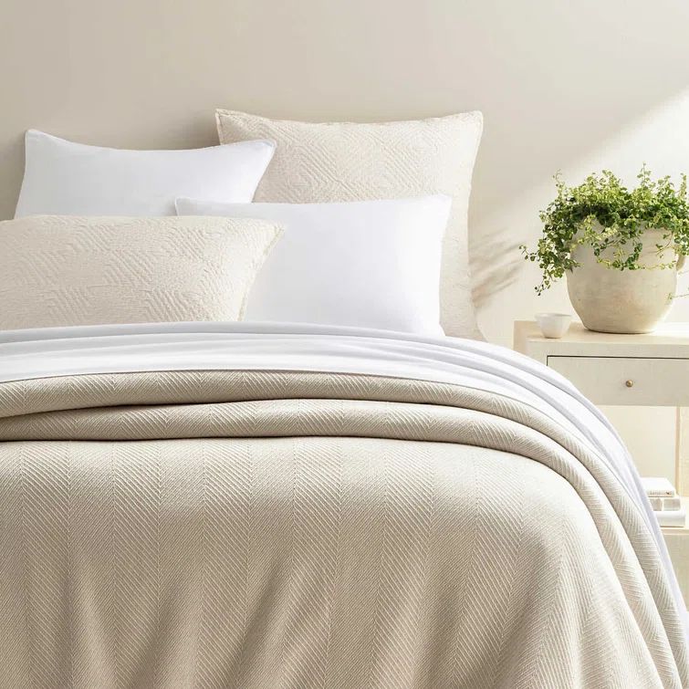 Twin Reversible Cotton Herringbone Blanket in White and Ivory