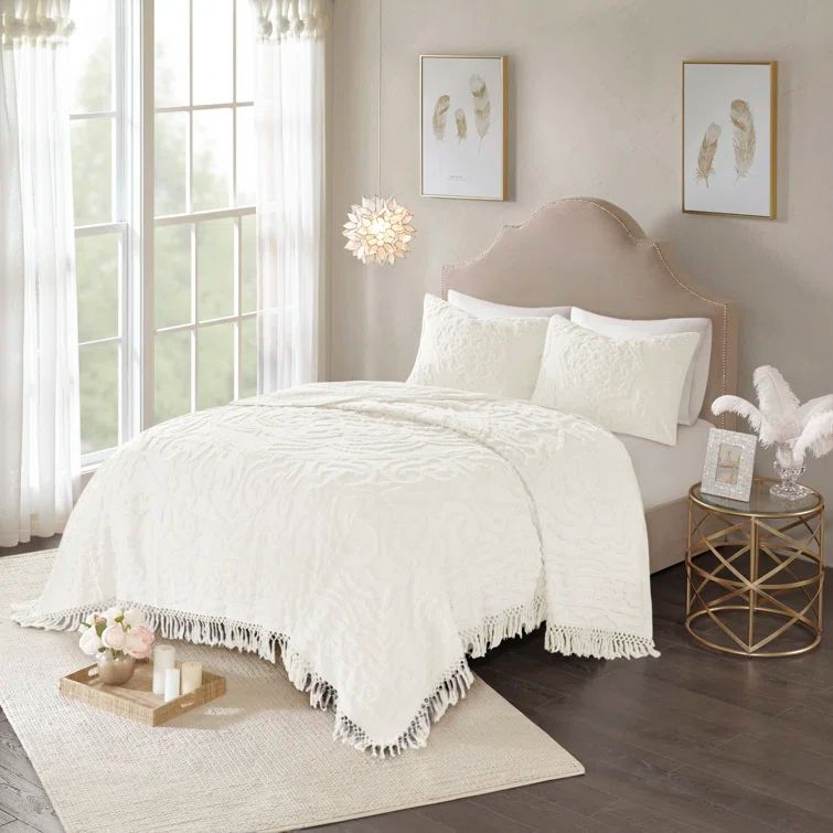 King White Cotton Chenille Medallion Coverlet Set