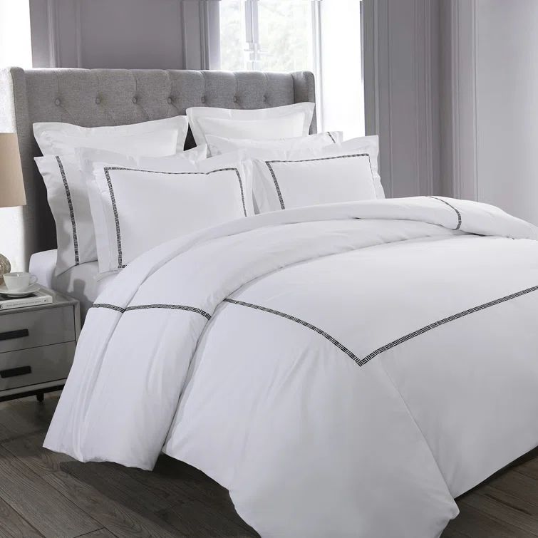 White and Black Cotton Blend Queen Bedspread Cover