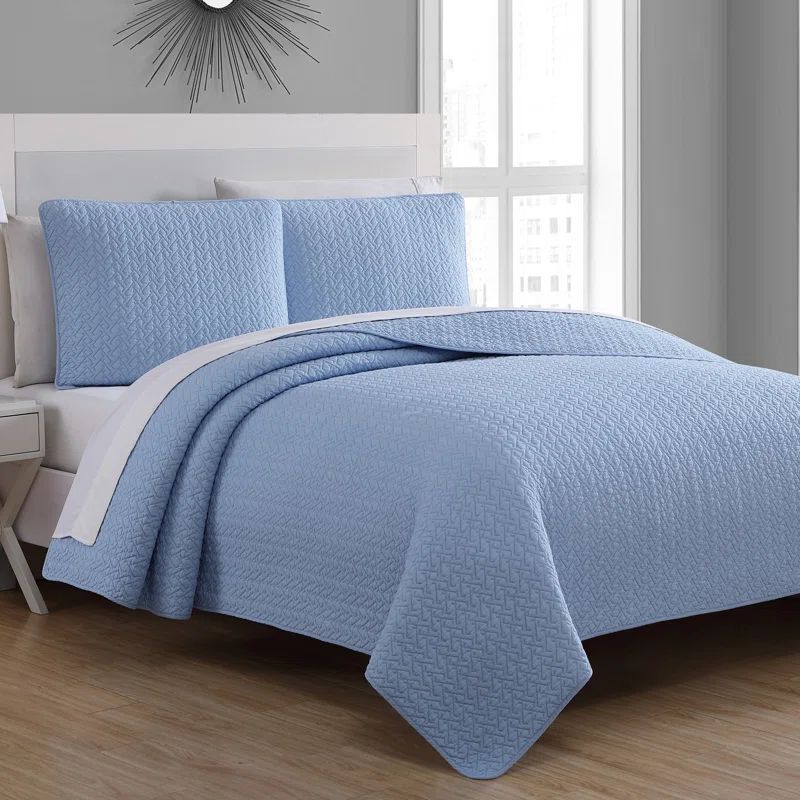 Twin Reversible Cotton Quilt Set in Light Blue