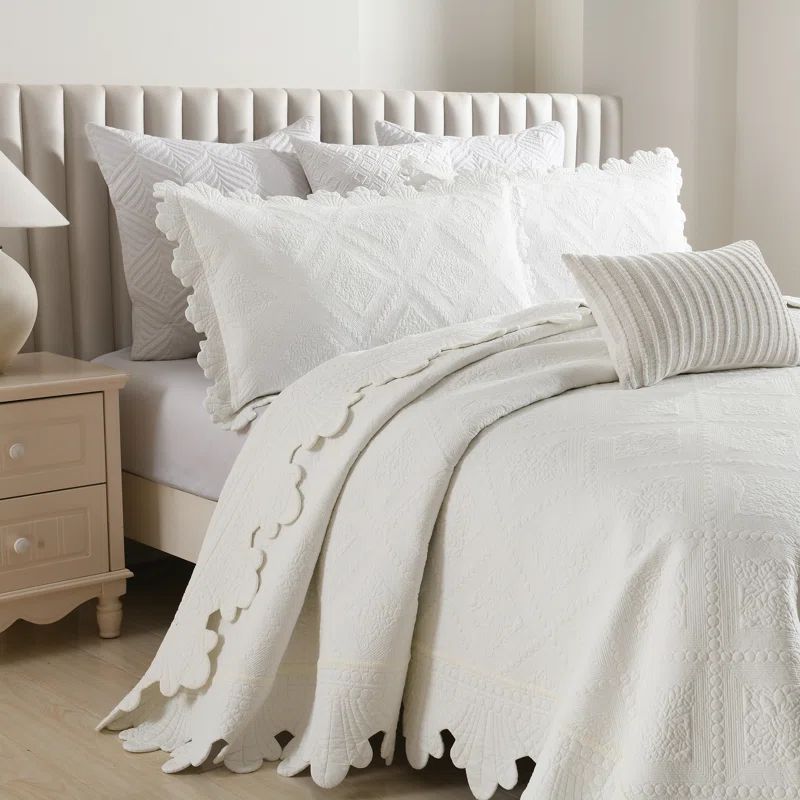 White Cotton Queen Reversible Bedspread Set