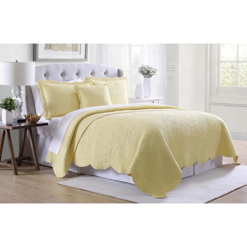 Yellow Twin Cotton Scalloped Quilt Set with Shams