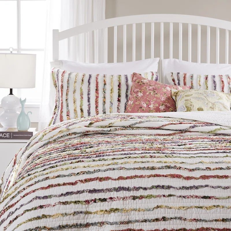 White Cotton King Reversible Quilt Set with Frills