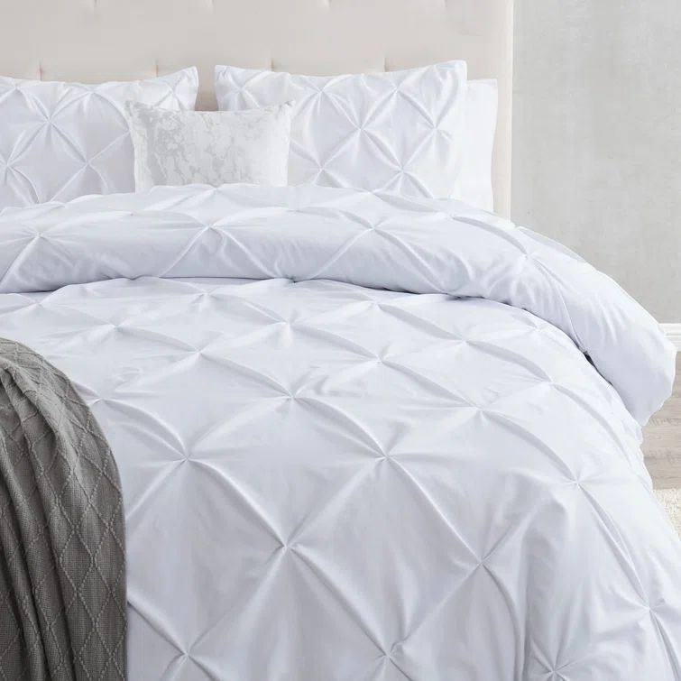White Microfiber Pintuck Queen Duvet Cover Set