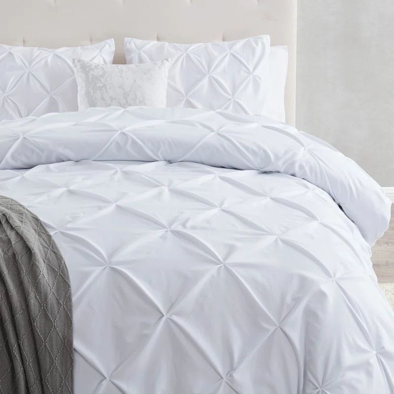 White Microfiber Pintuck Queen Duvet Cover Set
