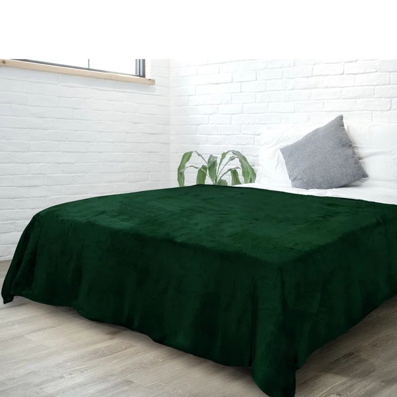 Emerald Green Fleece Throw Blanket for Sofa and Bed
