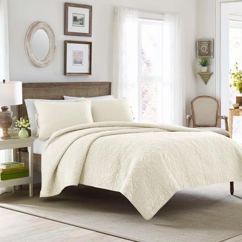Ivory Twin Cotton Reversible Quilt Set with Shams