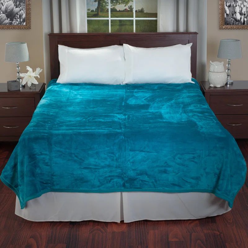Aqua Twin Faux Fur Weighted Blanket 91" x 81" Machine Washable