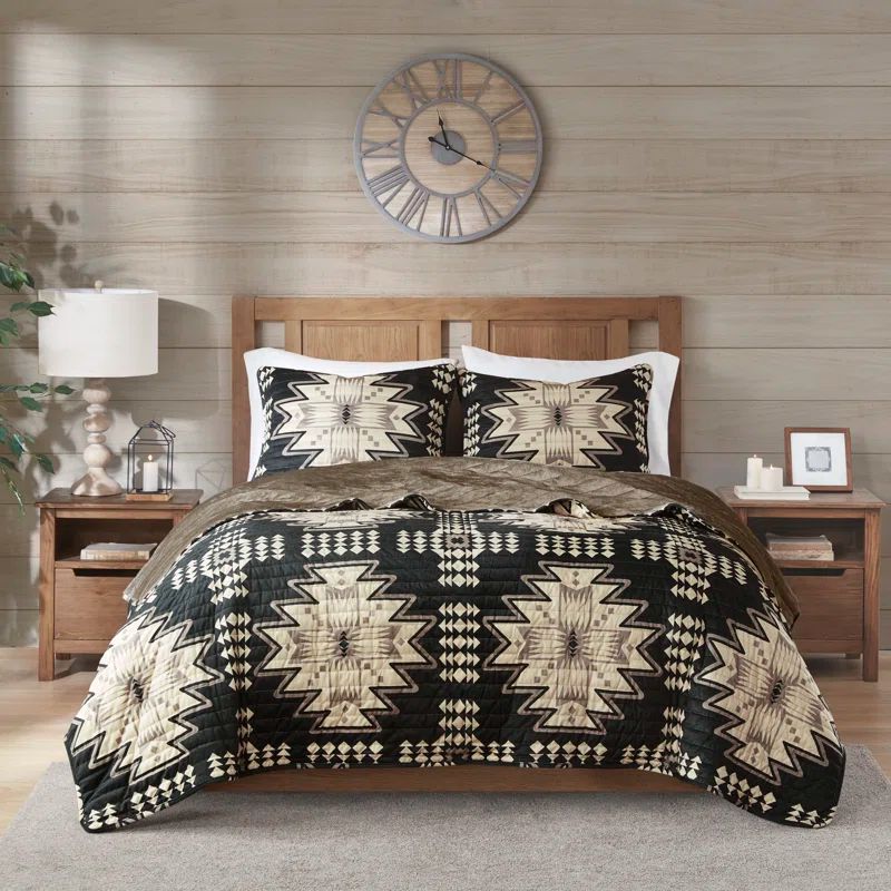 King Black Aztec Pattern Plush Quilt Set