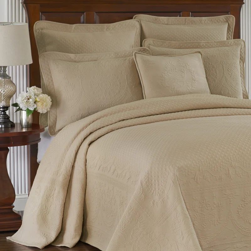 Elegant White Cotton King Bedspread Set with Classic Matelasse Design