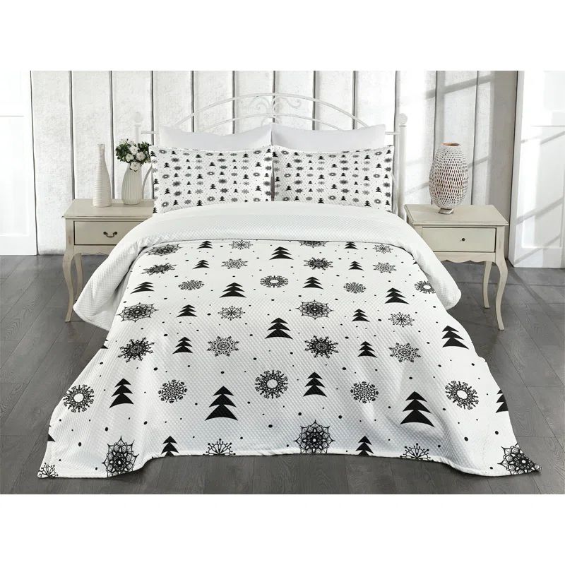 White Quilted Queen Bedspread Set with Pillow Shams