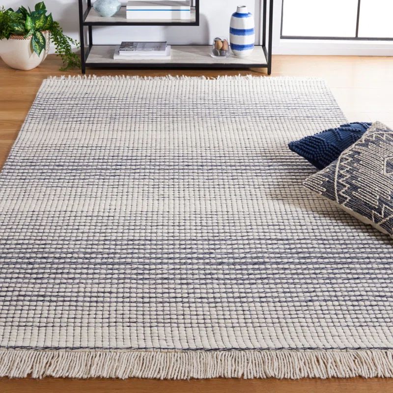 Ivory and Navy Hand Woven Wool 5'x8' Area Rug