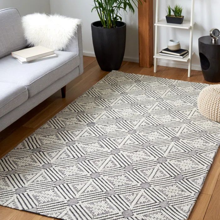 Ivory and Black Flat Woven Wool Rectangular Rug, 5' x 8'