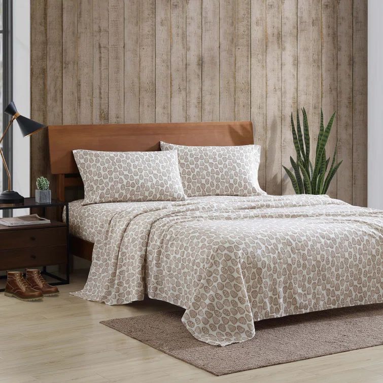 Beige Cotton Flannel Full Sheet Set with Pine Cone Print