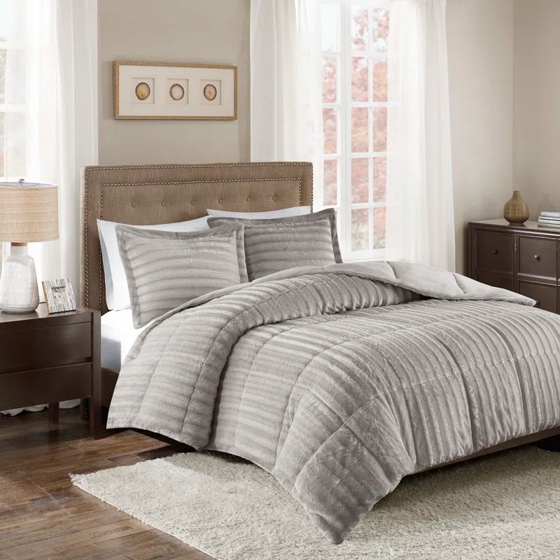 Gray Faux Fur Full Comforter Set with Reversible Shams