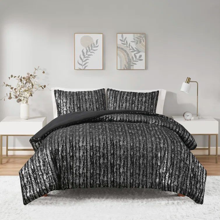 King Black and Silver Reversible Faux Fur Comforter Set