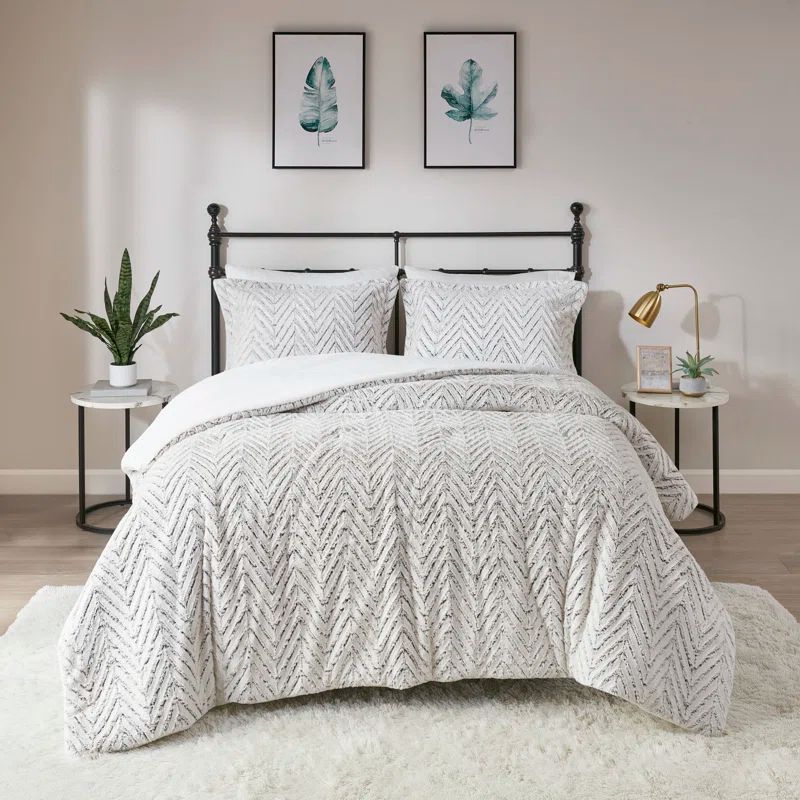 Ivory Chevron Brushed Fur King Duvet Cover Set