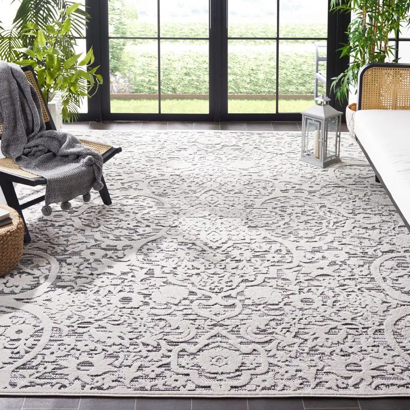 Gray and Ivory Geometric Synthetic Indoor/Outdoor Area Rug 3' x 5'