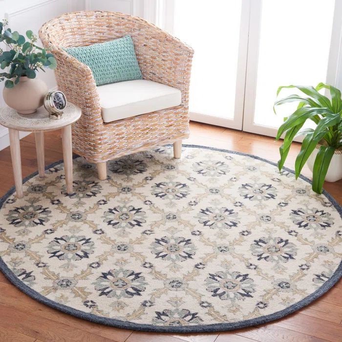 Ivory and Blue Floral Tufted Wool Rug 4' x 6'