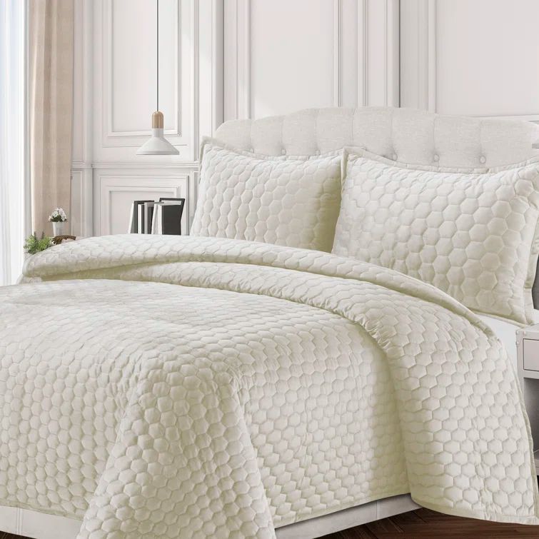 Ivory Twin Velvet Quilt Set with Honeycomb Stitching