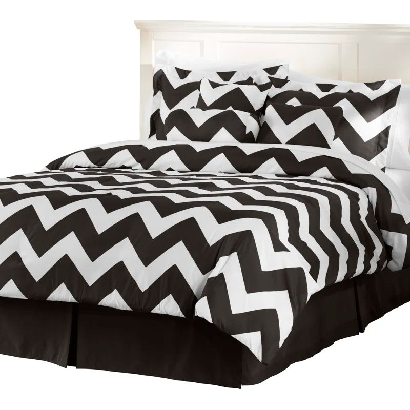 King Navy and White Microfiber Chevron Comforter Set
