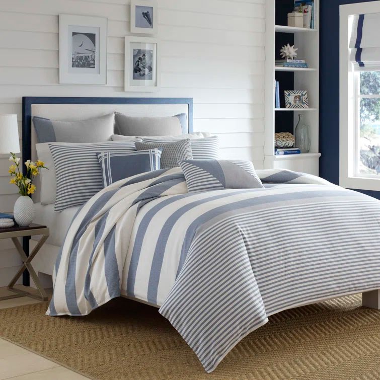 Twin Blue and White Cotton Reversible Comforter Set