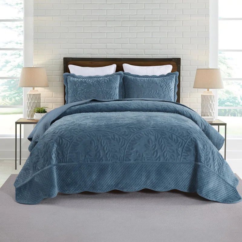Elegant Blue Queen Velvet Quilt Set with Embroidered Shams